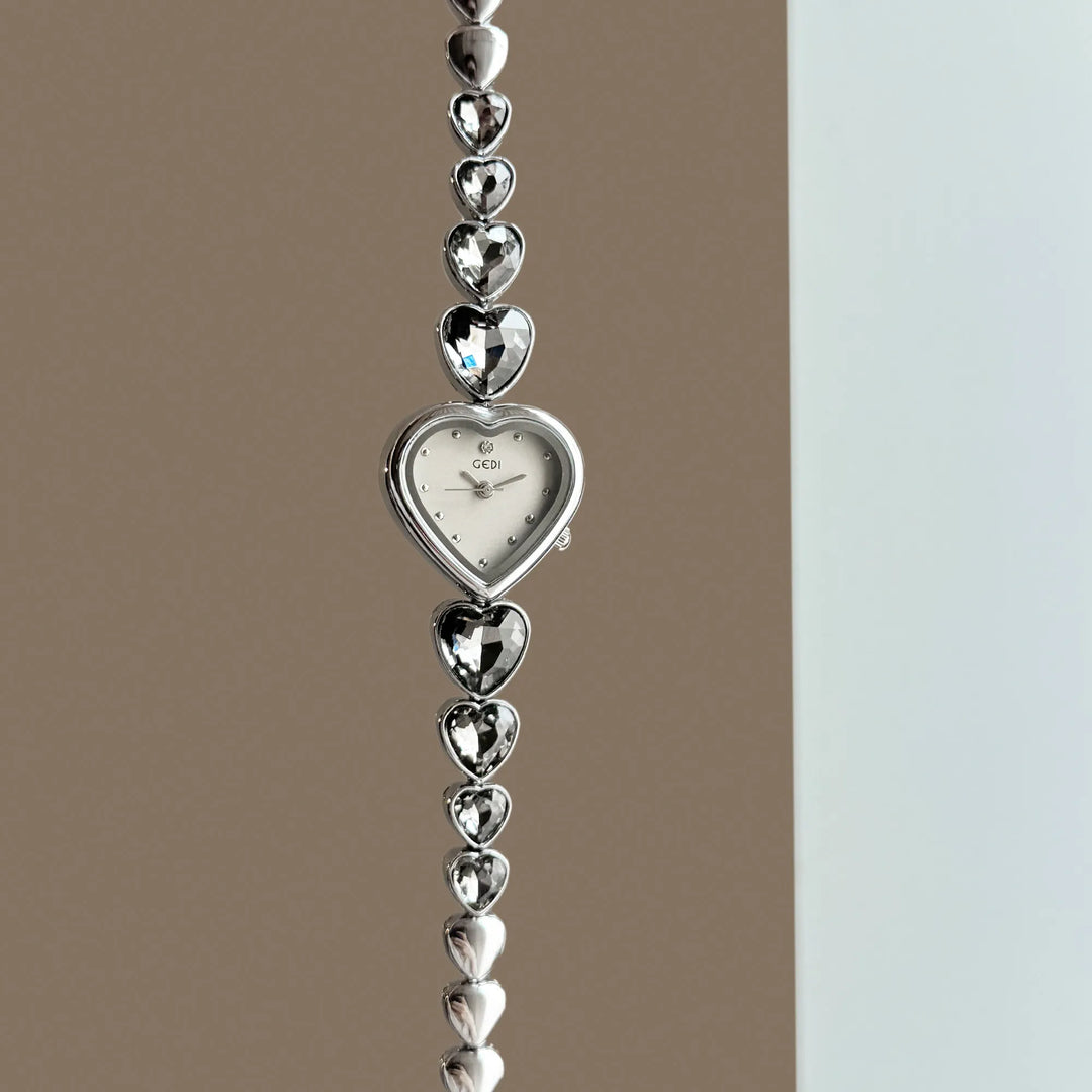 GEDI Elegant Women’s Watch Heart Shaped Dial Fashion Sparkling Rhinestone Heart Bracelet Ladies Watches Jewelry Gift for Her