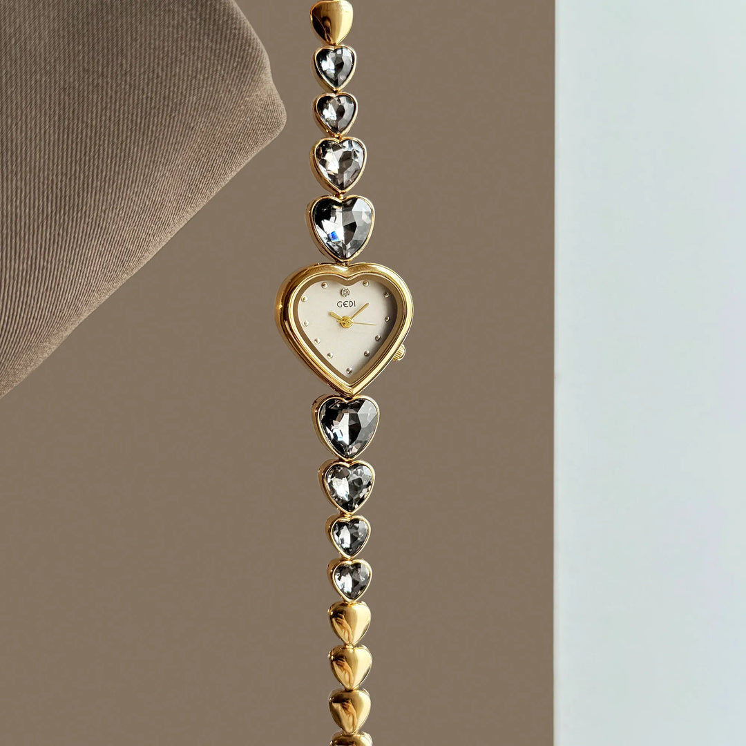 GEDI Elegant Women’s Watch Heart Shaped Dial Fashion Sparkling Rhinestone Heart Bracelet Ladies Watches Jewelry Gift for Her