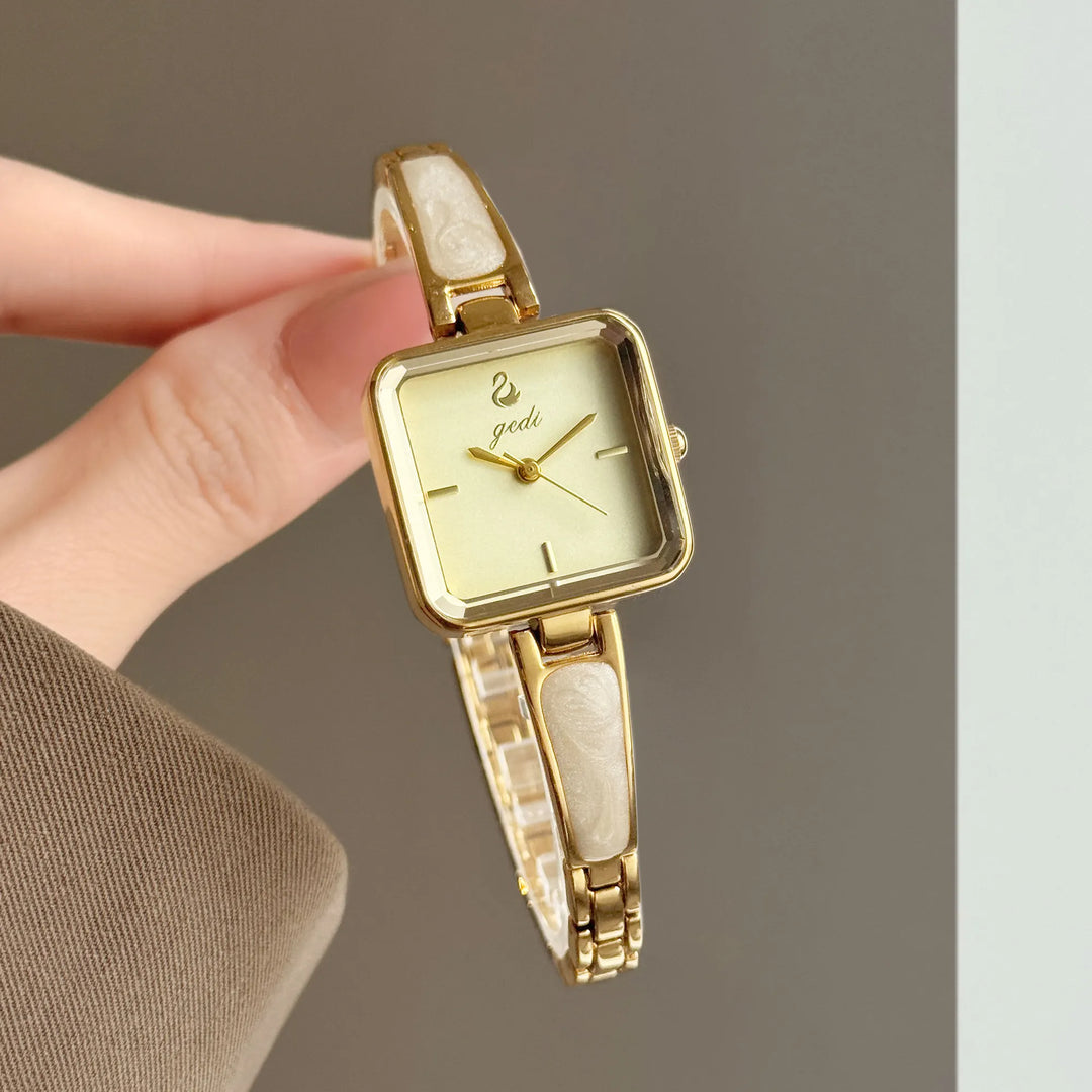 GEDI Watches for Woman Minimalist Square Swan Embossed Dial Silver Quartz Women Watch Elegant Wristwatch Ladies Bracelet
