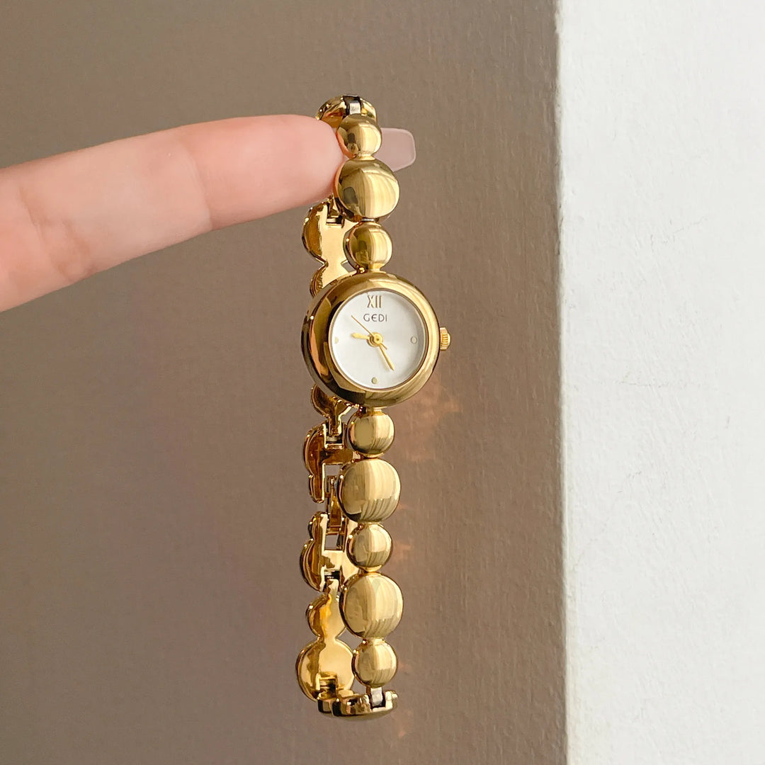 GEDI 2026 New Woman Watch Luxury Vintage Red Round Dial Quartz Watches, Gold Bracelet Ladies Quartz Wristwatch Elegant