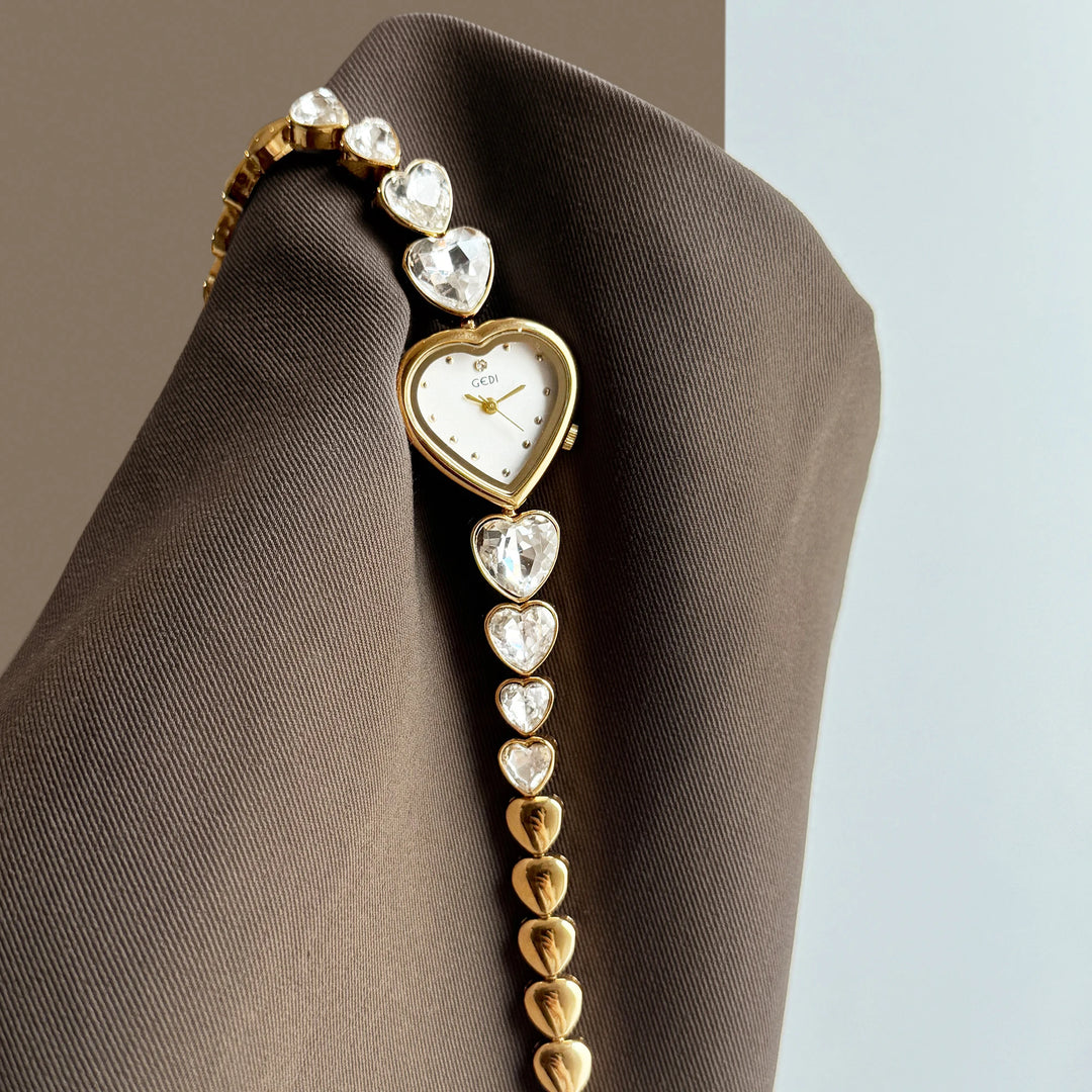GEDI Elegant Women’s Watch Heart Shaped Dial Fashion Sparkling Rhinestone Heart Bracelet Ladies Watches Jewelry Gift for Her