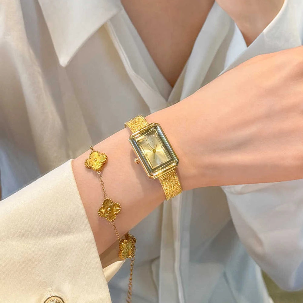 GEDI Gold Vintage Women's Watch Small Square Dial Ladies Daily Dress Quartz Wristwatch Retro Steel Strap Fashion Accessory Gift