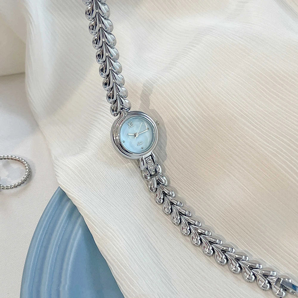 GEDI Fashion Watches For Woman Small Blue Dial Heart-Shaped Bracelet Fashion Accessory Silver Clock Elegant Quartz Watch Gifts