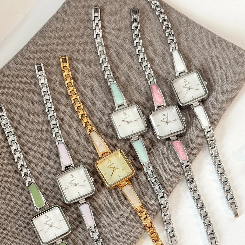 GEDI Watches for Woman Minimalist Square Swan Embossed Dial Silver Quartz Women Watch Elegant Wristwatch Ladies Bracelet