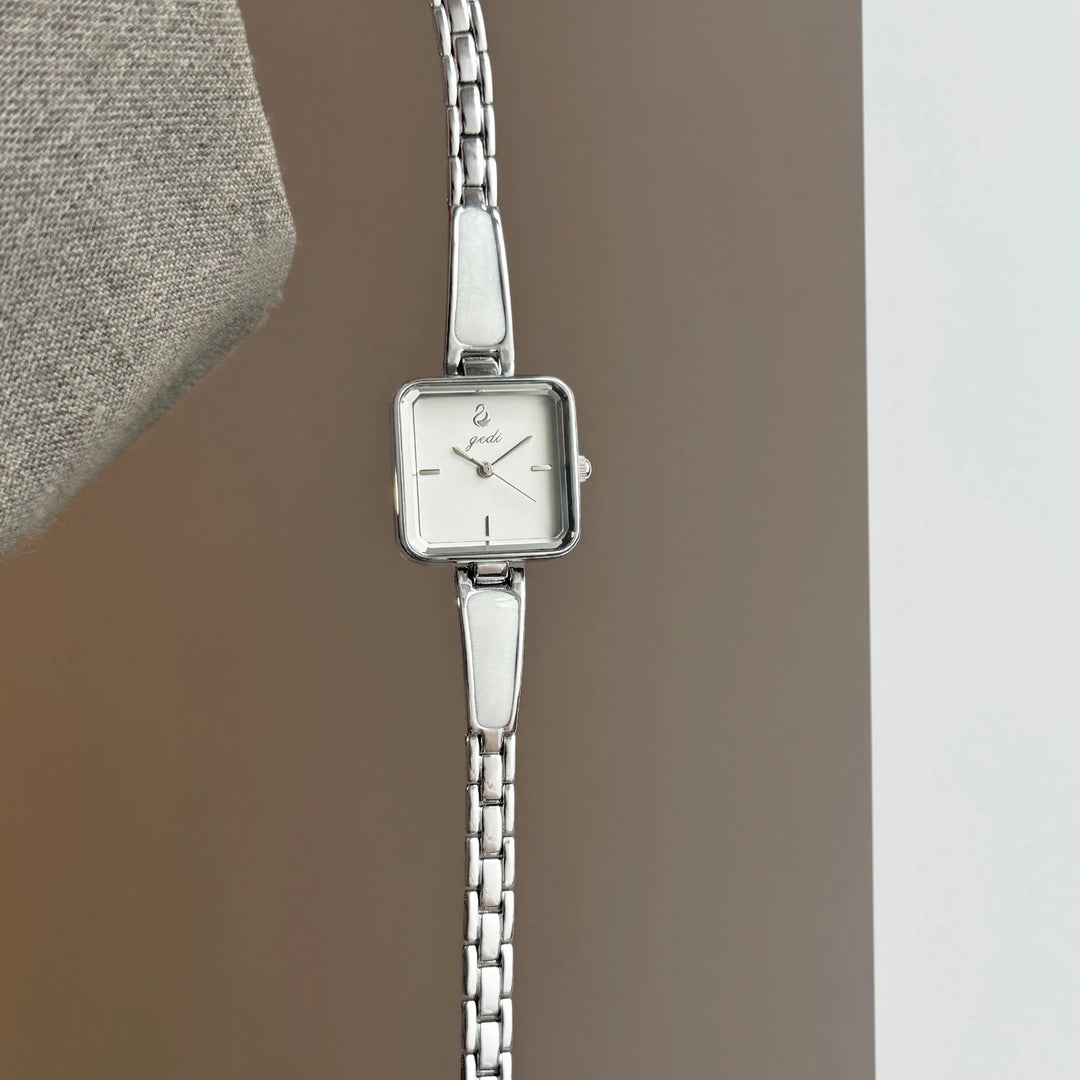 GEDI Watches for Woman Minimalist Square Swan Embossed Dial Silver Quartz Women Watch Elegant Wristwatch Ladies Bracelet